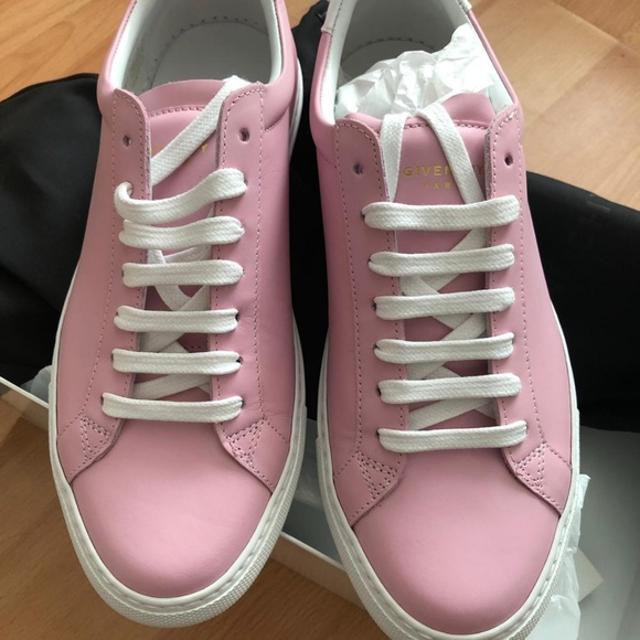 Givenchy Shoes - Givenchy Pink Devon Leather Low-top Sneakers